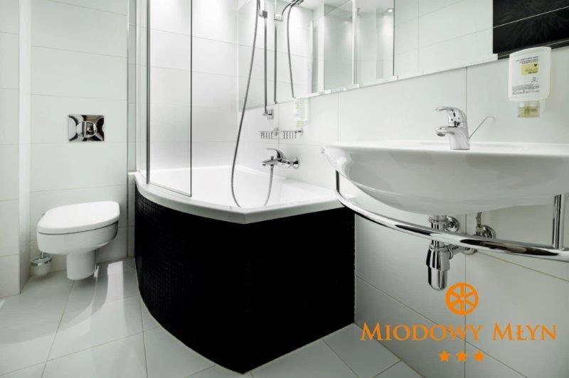 Hotel Miodowy Mlyn Opatow  Exterior foto