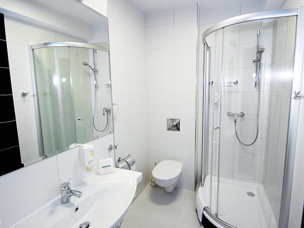 Hotel Miodowy Mlyn Opatow  Zimmer foto