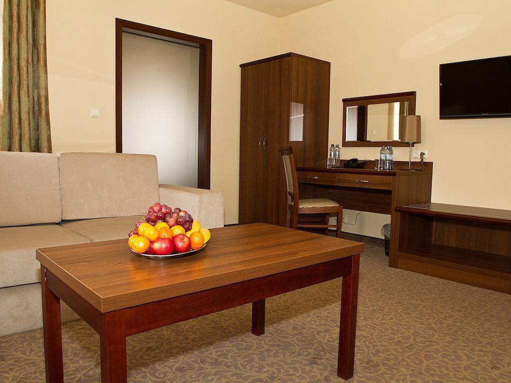 Hotel Miodowy Mlyn Opatow  Zimmer foto