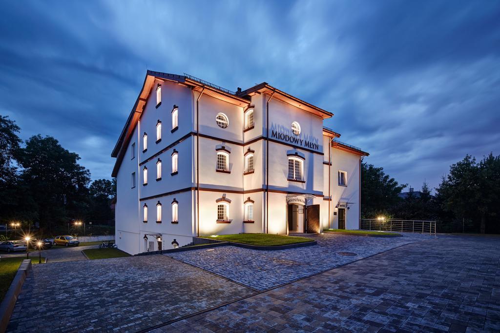 Hotel Miodowy Mlyn Opatow  Exterior foto