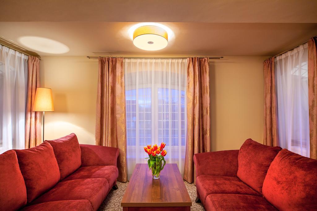 Hotel Miodowy Mlyn Opatow  Zimmer foto